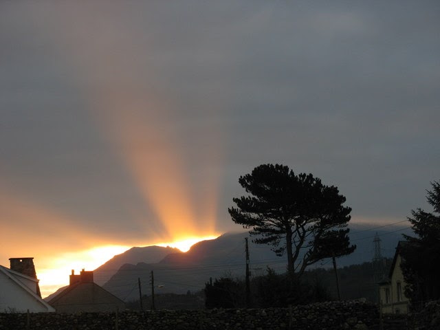 File:Winter solstice dawn over Llanrug - geograph.org.uk - 296447.jpg -  Wikimedia Commons