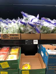 Not sure if it's been discussed yet but my aldi started carrying fresh  cilantro! : aldi